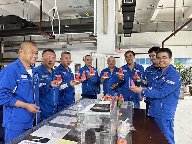 夏日清清凉 质检西瓜甜1.jpg