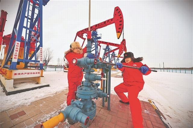 大庆油田：开足马力精准施策 “大生产”模式助上产.jpg