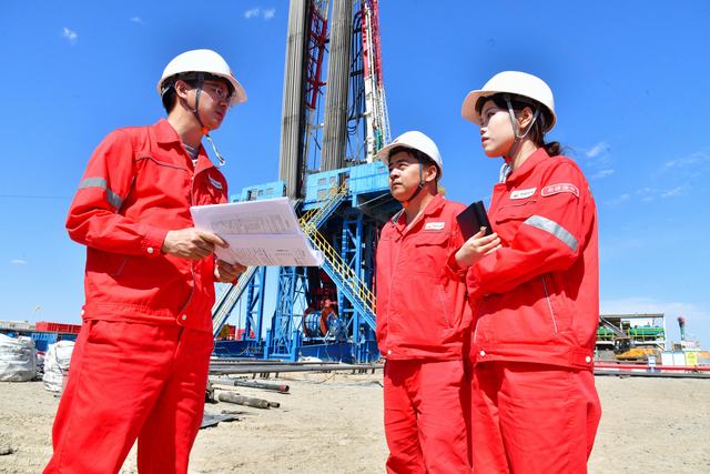 1776045288911367.jpg 2026.03.30(投中国石油摄影报)新疆油田超深层气藏高效开发技术取得突破_爱奇艺.jpg