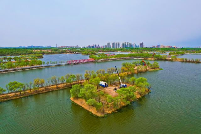 图为测试技术服务分公司测试第一大队测试技术七队正在开展同位素五测井施工作业。.jpg