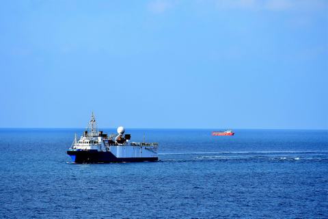 ADNOC项目 挑战者号和海豹五号.jpg