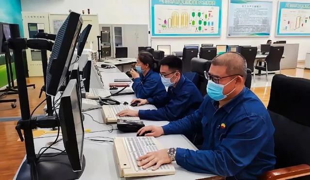 中国石油大庆炼化.jpg