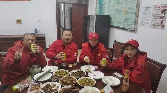 大庆油田采油七厂第六作业区注采3班.jpg