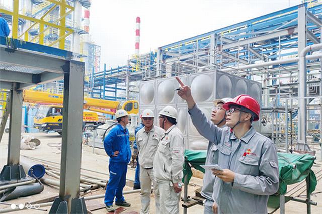 广东石化全力攻关 全速推进.jpg