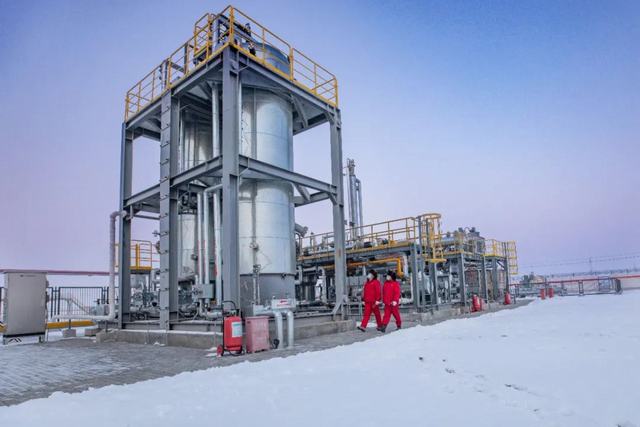 1649408179737765.jpg 新疆油田保障人民群众温暖过冬 张昀 摄.jpg