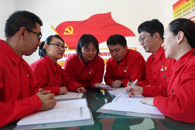 第三作业区：“一书一卡一档一表”助力新时代岗检落实落地.jpg