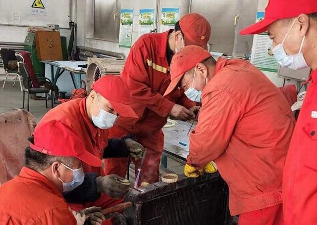 废旧堆里“淘”出685万元.jpg