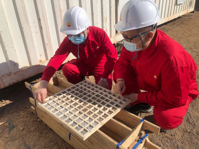 时隔五年  陆梁油田作业区陆9井区呼图壁河组油藏水平井再添新成员.jpg