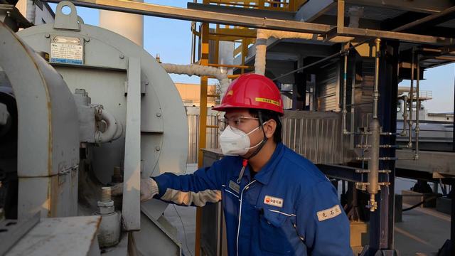 凯撒正在巡检（高全 摄）.jpg