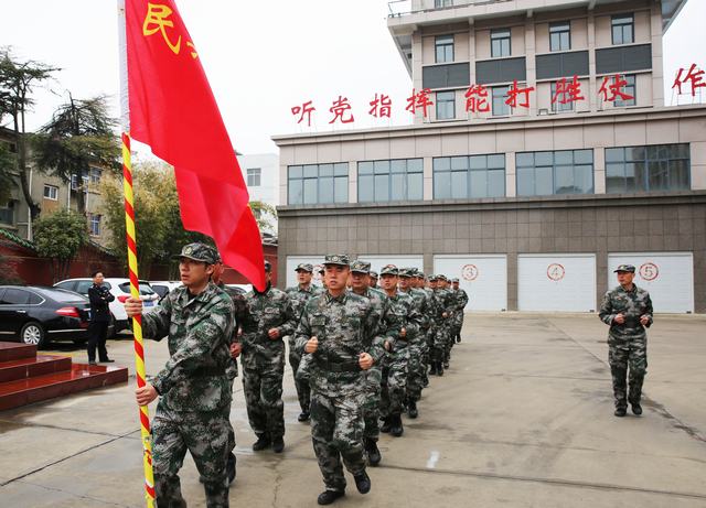 4河南油田举行基干民兵开训活动 .JPG