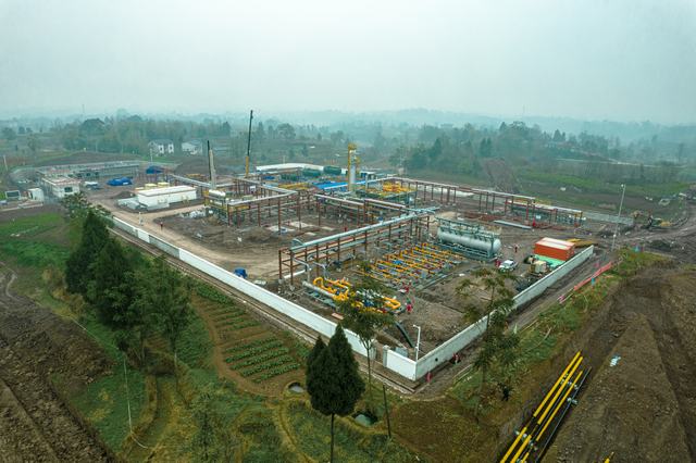 大庆油田川渝流转区块合深4项目施工现场（韩京 摄）.jpg