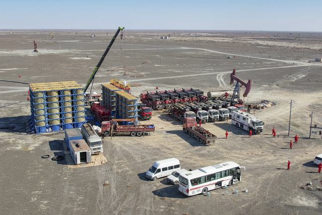 1683183993951303.jpg 古53井区压裂 (1).jpg