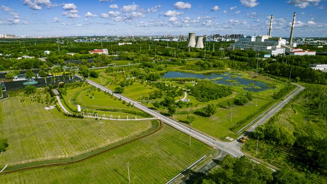 大庆油田碳中和生态园（韩京 摄）.jpg