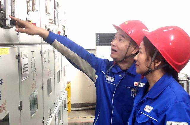 现场巡检（沙义 摄）.jpg