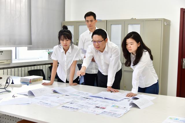 1695018256789875.jpg 中国陆相页岩油首口二氧化碳前置压裂水平井J10043_H井累产油突破4万吨.JPG