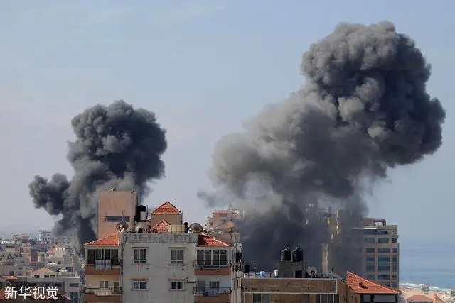 7日早晨，加沙地带巴勒斯坦武装组织向以色列境内发射多枚火箭弹。（新华视觉）.webp.jpg