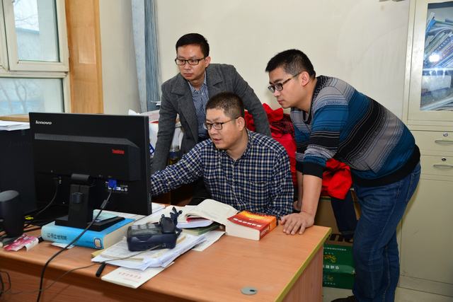 （投中国石油摄影报）新疆油田机采管控系统正式上线运行 可整体管控稀油机采井运行状况和能耗.jpg