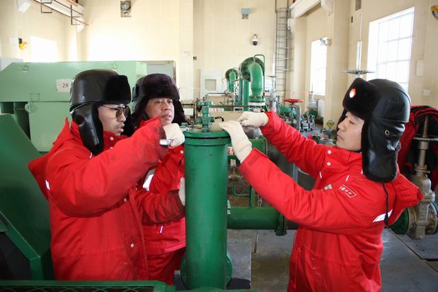 1709518955862184.jpg 新疆陆梁油田作业区深融合双提升 焕发党建新效能1.JPG