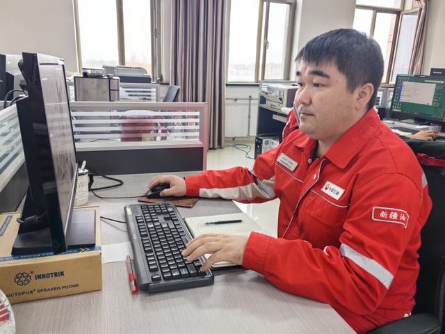 新疆风城油田作业区把脉问诊焕发油井新活力.jpg