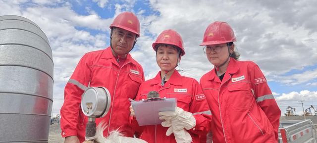 新疆油田重油公司精准挖潜实现高效开发.jpg