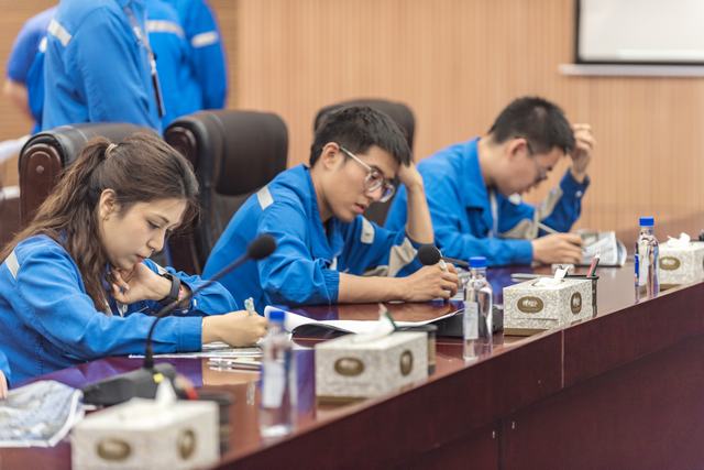 克石化青工流程图大赛现场（唐新明  摄）.jpg