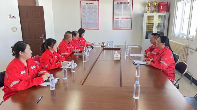 大庆油田第一采油厂第十作业区117采油班.jpg