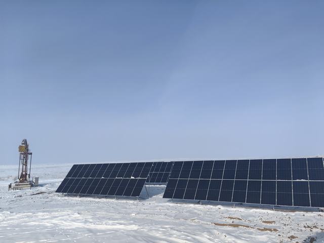 1736736993497293.jpg 逐“绿”前行 勇“碳”新路 陆梁油田作业区加快推进油田绿色低碳转型发展.JPG