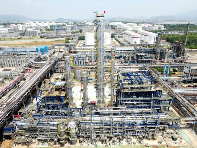 安庆石化新建30万吨年MTBE装置一次开车成功.jpg