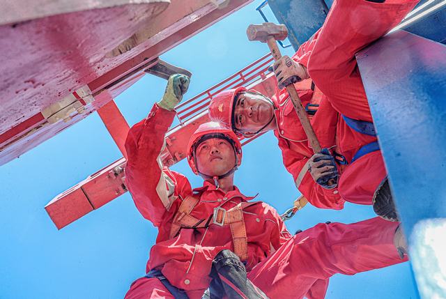 1755484974401171.jpg 大庆油田采油三厂工艺研究所为抽油机赋“新”能.jpg