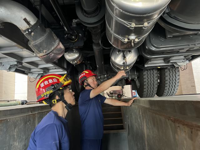 应急抢险救援中心“五维引擎”驱动队务升级 创新科学护平安2.JPG