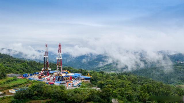 1761013633531250.jpg 江汉油田涪陵页岩气田_爱奇艺.jpg