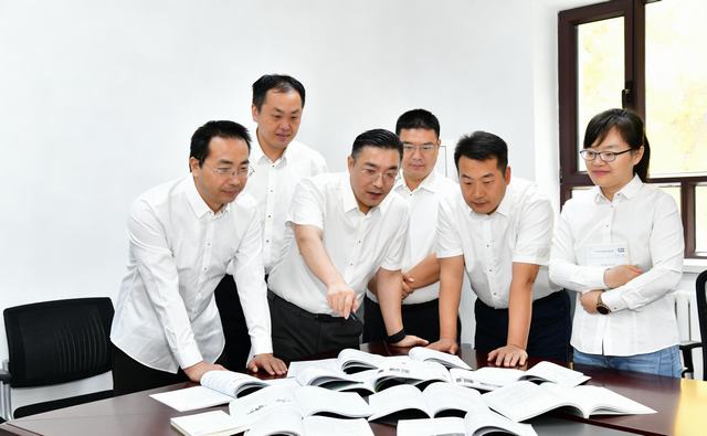 1774839635614574.jpg 2026.03.19(投中国石油摄影报)新疆油田研发新技术 破解返排液痛点 实现绿色高效低成本_爱奇艺.jpg