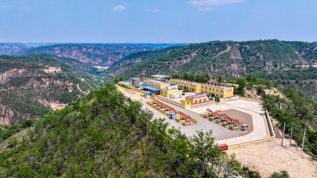 宝塔采油厂沙家沟注水站全景。冯东 摄.jpg