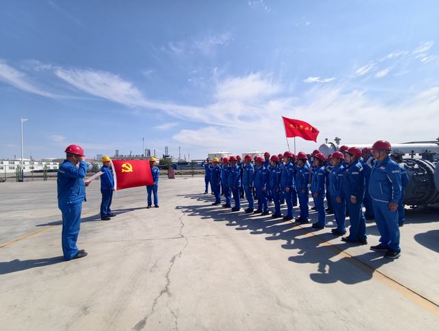 1789351594866921.jpg 主题党日活动。苏珍 摄.jpg